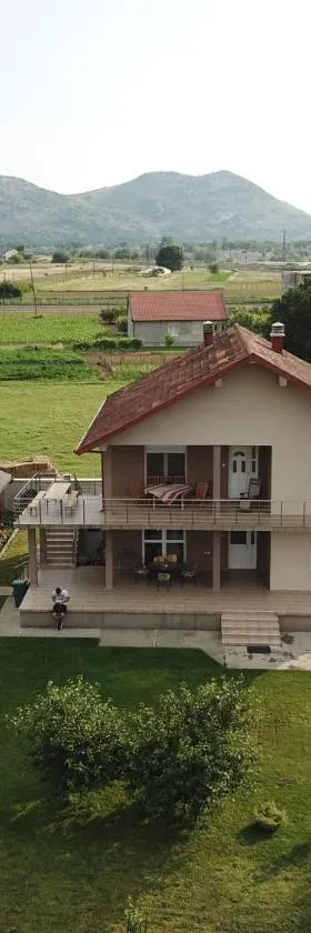 Eko Apartmani Krackovic，位于波德戈里察的酒店