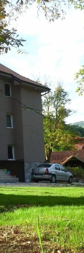 BAJKA，位于Crni Vrh的酒店
