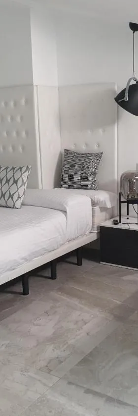 Apartamentos Hostal Cabañas，位于Carboneras de Guadazaón的酒店