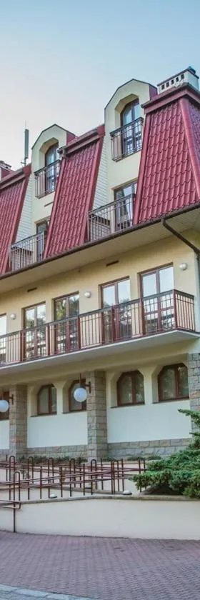 Ośrodek Szkoleniowo Wypoczynkowy ROŻNÓW，位于罗日努夫的酒店