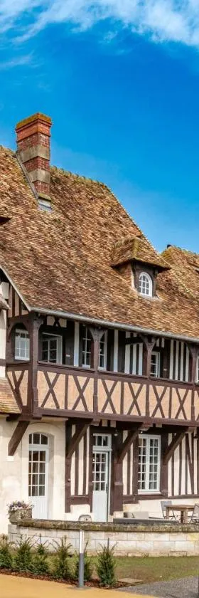 Le manoir des chevaux dorés，位于勒纽伯格的酒店
