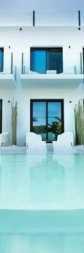 PAIISE Hotels，位于Sant Francesc de s'Estany的酒店