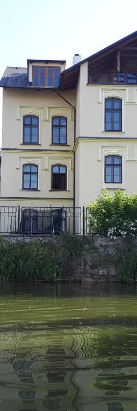 Apartmány Šetkova vila，位于因德日赫城堡的酒店