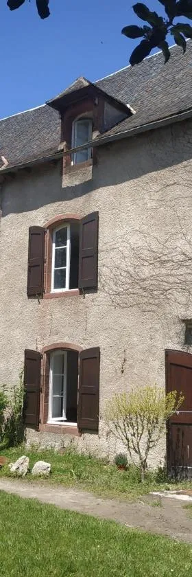 Chambres d'hôtes l'arche d'Yvann，位于Campuac的酒店