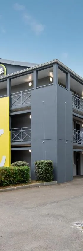 B&B HOTEL Dieppe，位于锡河边的圣奥班的酒店