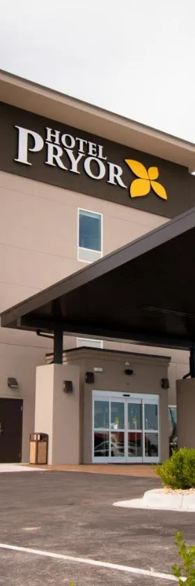 HOTEL PRYOR，位于Pryor的酒店