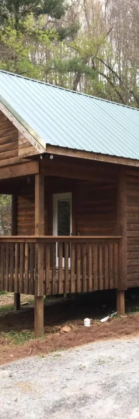 Little River Cabin，位于Sparta的酒店