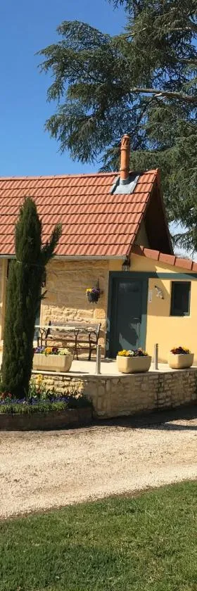 Domaine BORCHAMPS.，位于Saint-Nizier-sous-Charlieu的酒店