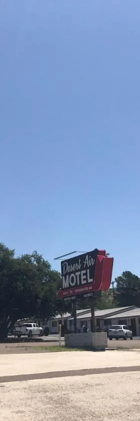 Desert Air Motel，位于Sanderson的酒店