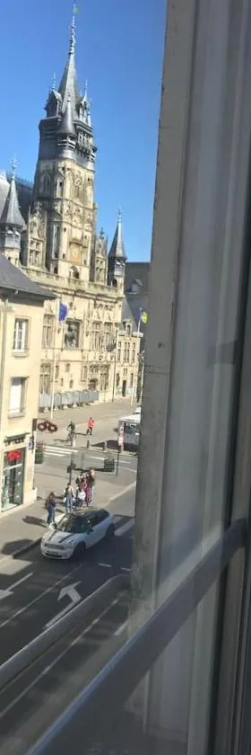 appartement de charme en plein coeur du centre ville de Compiègne，位于贡比涅的酒店