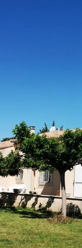Aux portes du Luberon，位于谢瓦布朗克的酒店