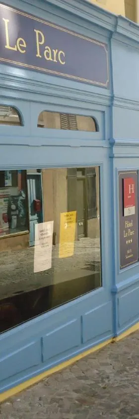 公园酒店，位于马尔利勒鲁瓦的酒店