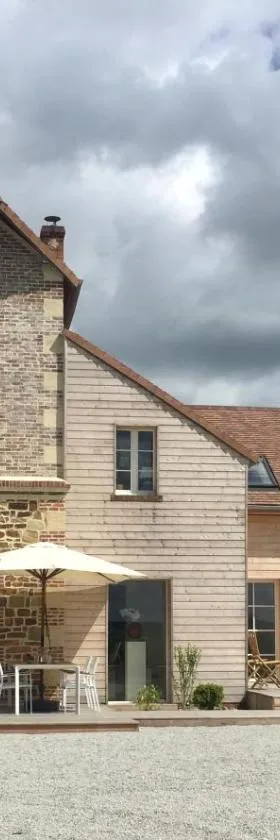 Galerie, Tumulus de la Hogue，位于Fontenay-le-Marmion的酒店