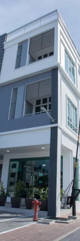 Hotel Adya Express Chenang，位于珍南海滩的酒店