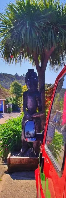 红杉洛奇背包旅馆，位于皮克顿的酒店