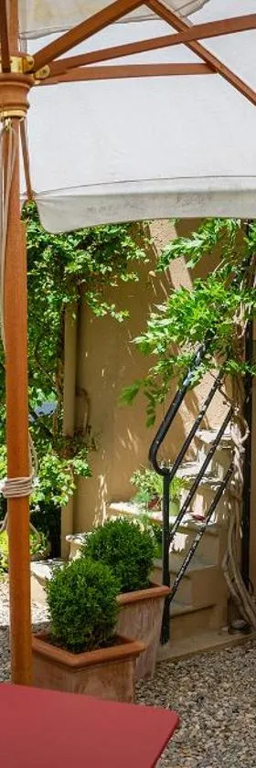 Côté Jardin, Chambres d’hôtes B&B，位于Le Pont-de-Beauvoisin的酒店