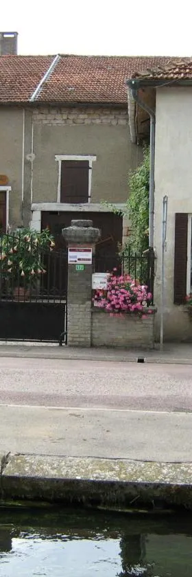桑切斯莫妮克酒店，位于Doulaincourt的酒店