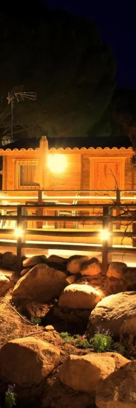 LAS CABAÑAS DEL LAGO incluye acceso piscina Las 2 columnas，位于科尔多瓦的酒店