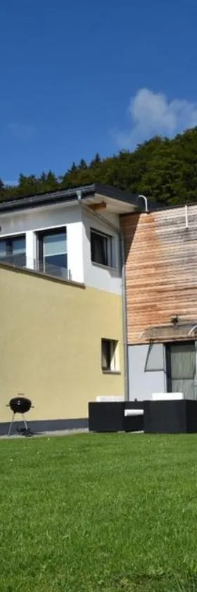 Chez Julia，位于Tramelan的酒店