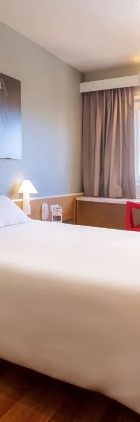 宜必思埃尔切酒店，位于埃尔切的酒店