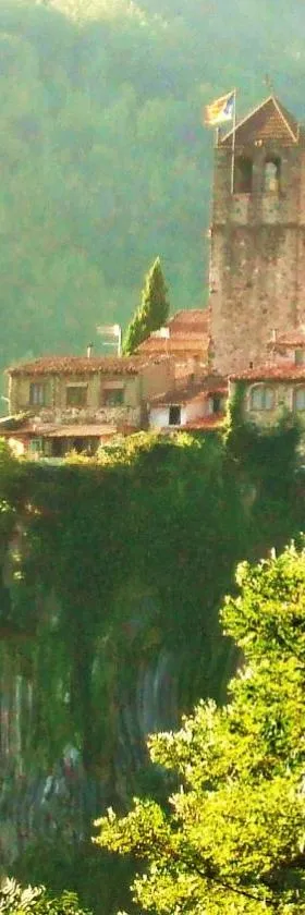 岩山旅馆，位于Montagut的酒店