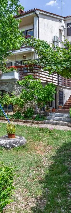 Apartments Ruzica，位于波梅尔的酒店