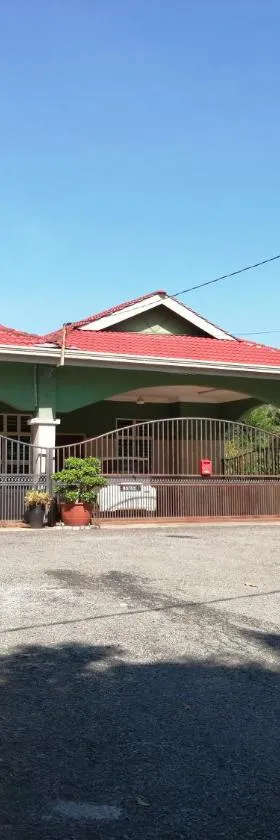 HOMESTAY DSUKA MENANTI，位于阿罗士打的酒店