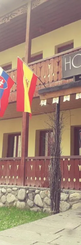 Daeli Hotel，位于梅斯蒂亚的酒店