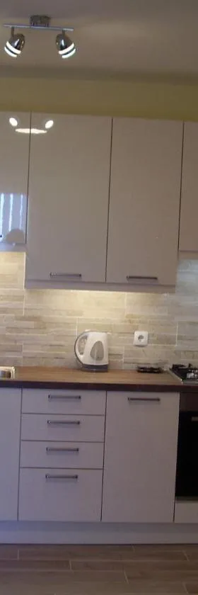 Water view brand new Apartment, short stroll to beach, peaceful!，位于Košljun的酒店