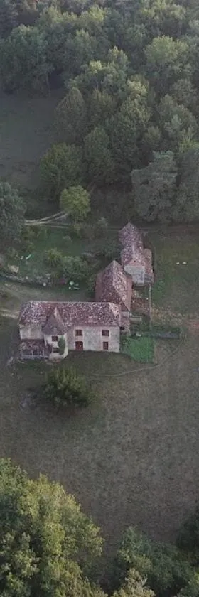 Touvent maison au milieu des bois，位于Savignac-de-Miremont的酒店