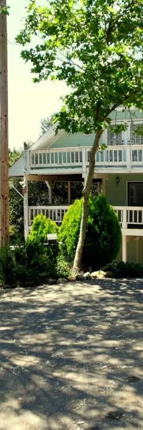 Berkshire Inn，位于格罗夫兰的酒店