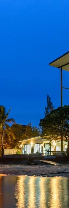 Aownoi Bay Resort，位于班武里府的酒店