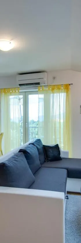 Apartmani Admiral，位于维斯科沃的酒店