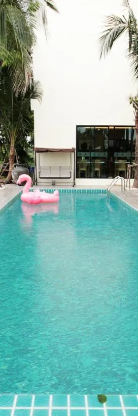 Porestva Hotel Sriracha，位于是拉差的酒店