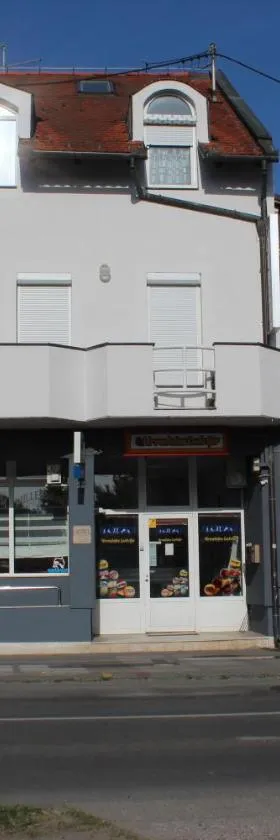 千年酒店，位于奥西耶克的酒店