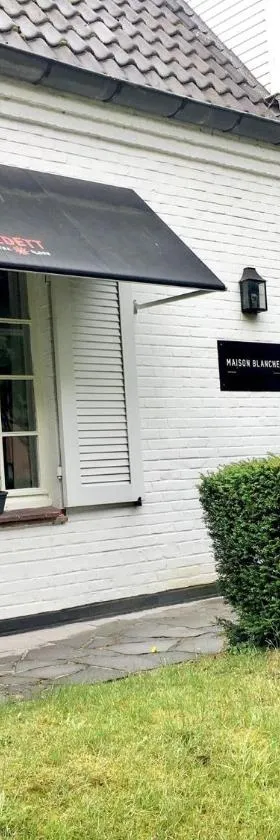 Maison Blanche，位于Wielsbeke的酒店