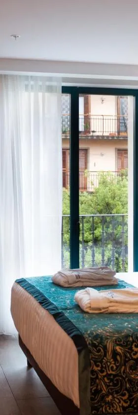 Boutique Hotel Élke Spa Superior，位于桑特费柳德吉克索尔斯的酒店
