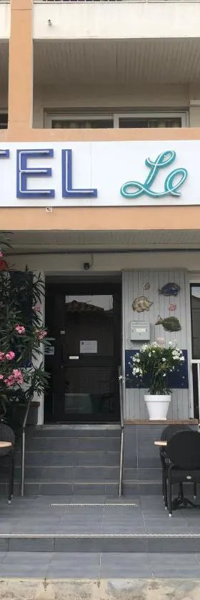 Hôtel Le Pescadou，位于滨海阿热莱斯的酒店
