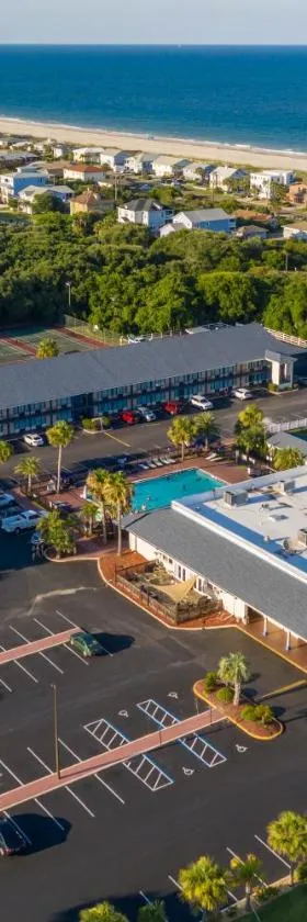 Ocean Coast Hotel at the Beach Amelia Island，位于费南迪纳比奇的酒店