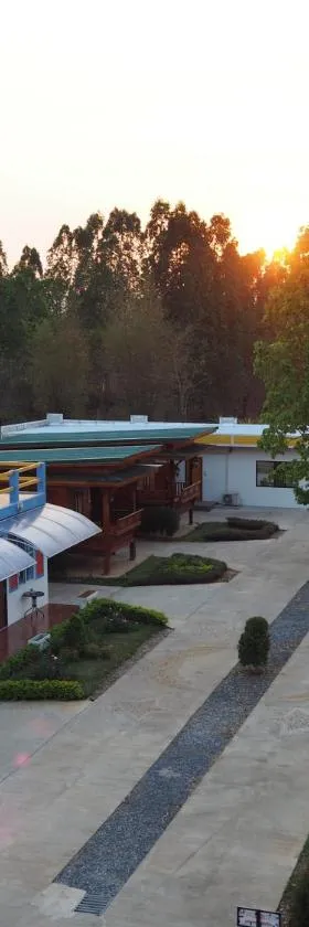 Chomduen Phu Kao Resort，位于Non Sang的酒店