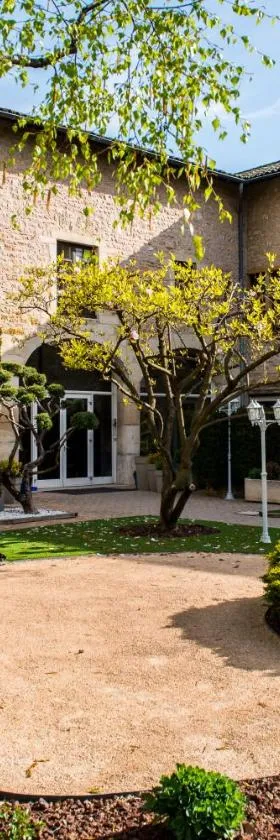 Demeures et Chateaux l'Abbaye Caladoise - Anciennement Hostellerie Ferme du Poulet，位于索恩河畔自由城的酒店