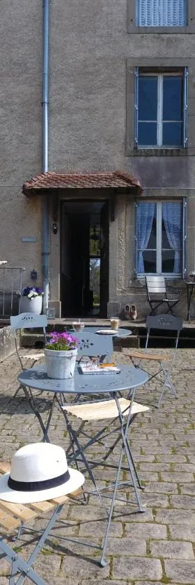 La Maison du Notaire - Chambre d'Hôtes - Honden welkom，位于Melay的酒店
