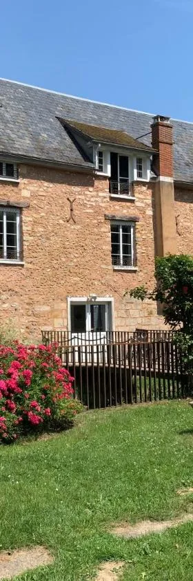 Le Moulin Bleu，位于Saint Cyr-sous-Dourdan的酒店