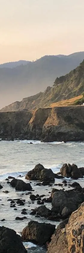 The Castle Inn of the Lost Coast，位于Shelter Cove的酒店