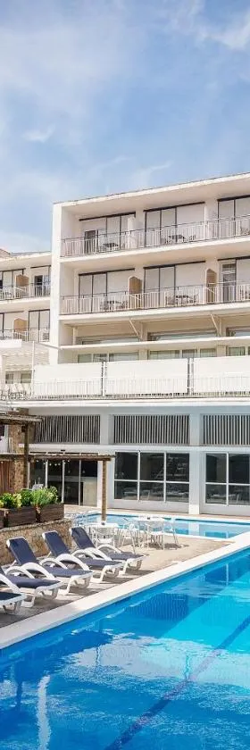 阿尔加酒店，位于卡莱利亚德帕拉弗鲁赫尔的酒店