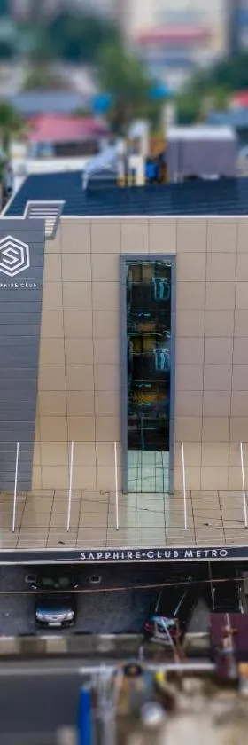 Sapphire Club Metro，位于埃尔讷古勒姆的酒店