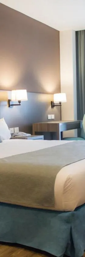 Hotel Land Plaza La Plata，位于拉普拉塔的酒店