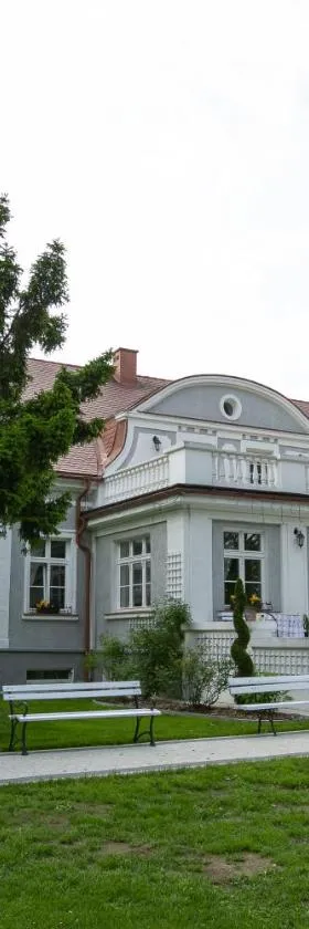 Mazurski Dwór，位于奥莱茨科的酒店