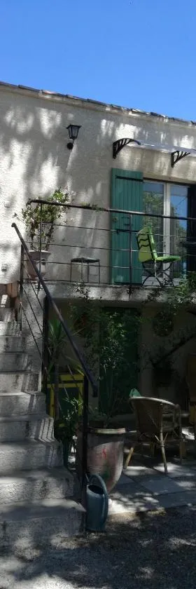 伯尔尼与米歇尔住宿加早餐旅馆，位于蒙法维的酒店