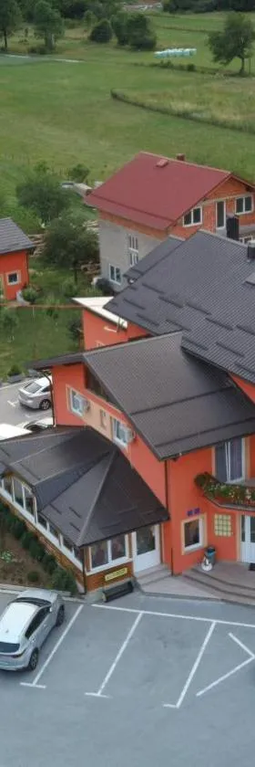 House Šapina，位于科雷尼察的酒店